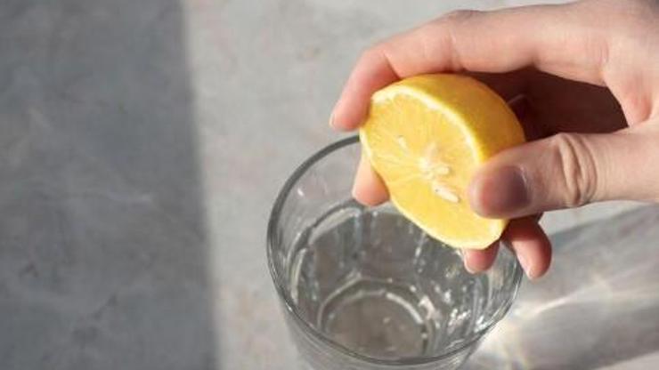 Aç karnına limonlu su içince vücudunuzda ne olur