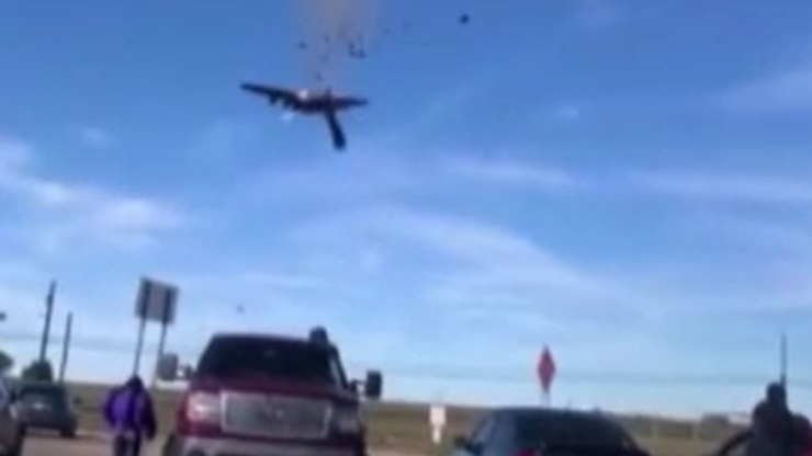 ABDde korkutan anlar: Uçaklar havada çarpıştı