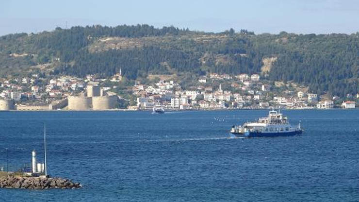 Gökçeada ve Bozcaada feribot seferlerine olumsuz hava engeli