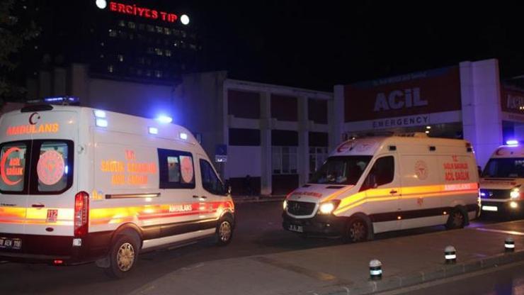 Sağlık ekibine yardım için giden ekipleri bıçakladı: 1i bekçi 3ü polis 4 yaralı