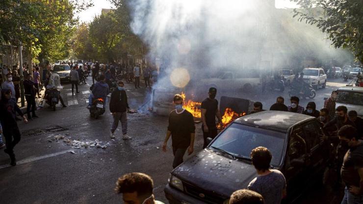 İran, ülkedeki protestolarla bağlantılı 40 yabancı uyruklunun tutuklandığını duyurdu