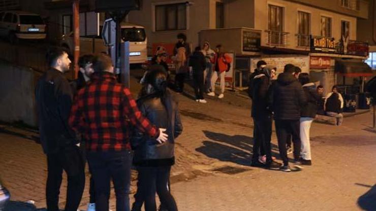 SON DAKİKA: Deprem İstanbul ve Bursadan da şiddetli hissedildi Vatandaşlar günü sokakta geçiriyor...