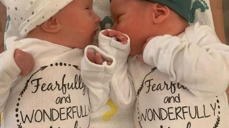 Dünyanın en yaşlı bebekleri 30 yıl önce dondurulan embriyodan ikiz bebek dünyaya geldi