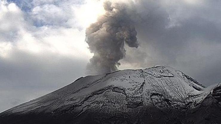 Meksikada Popocatepetl Yanardağı’nda 3 yeni patlama