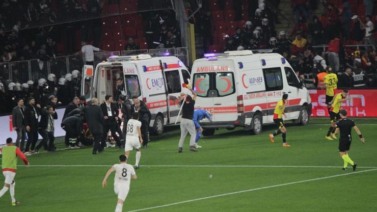 İşte fotoğraflarla Göztepe-Altay maçında yaşananlar Kanlar içinde kaldı
