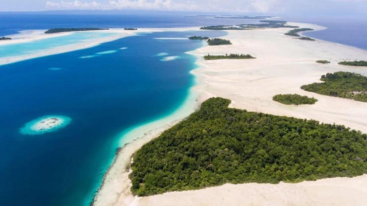 Endonezya’da 100’den fazla tropikal adanın “geliştirme hakları” açık artırmaya çıkıyor