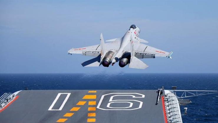 Belgeselle ortaya çıktı: Çinin en gelişmiş savaş uçağı J-15ler çakma mı