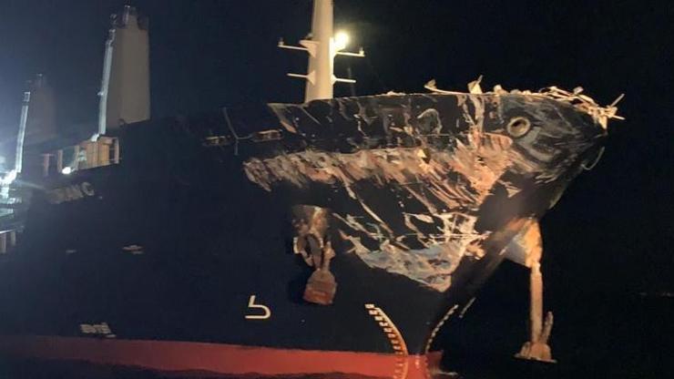 SON DAKİKA: İstanbul Boğazında iki gemi çarpıştı