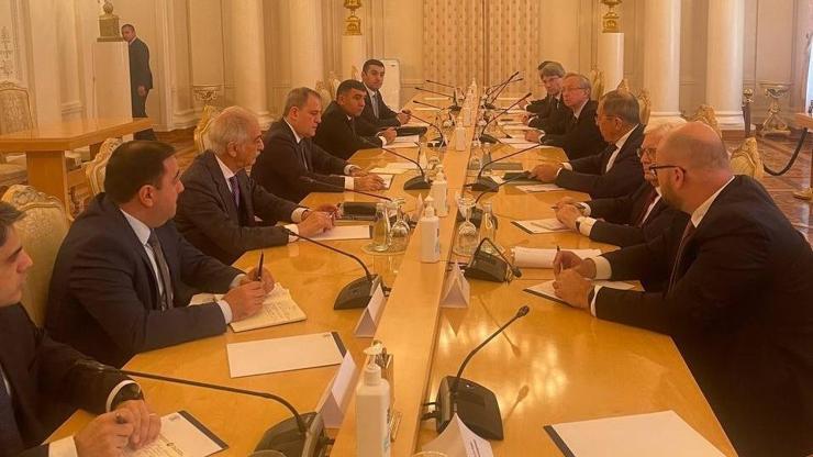 Azerbaycan Dışişleri Bakanı Bayramov, Rus mevkidaşı Lavrov ile Moskova’da görüştü