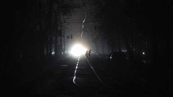 Rus hava üslerindeki patlamaların ardından Moskova, Ukraynanın enerji altyapısını hedef aldı