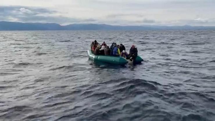 Çanakkalede 17 kaçak göçmen kurtarıldı