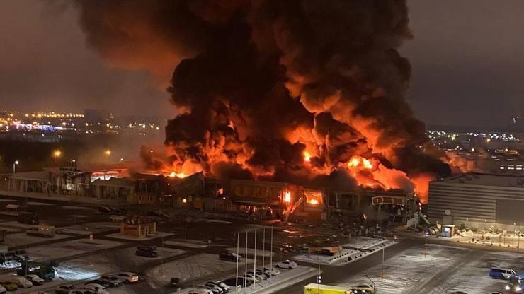 Rusyada AVMde yangın: 1 kişi hayatını kaybetti