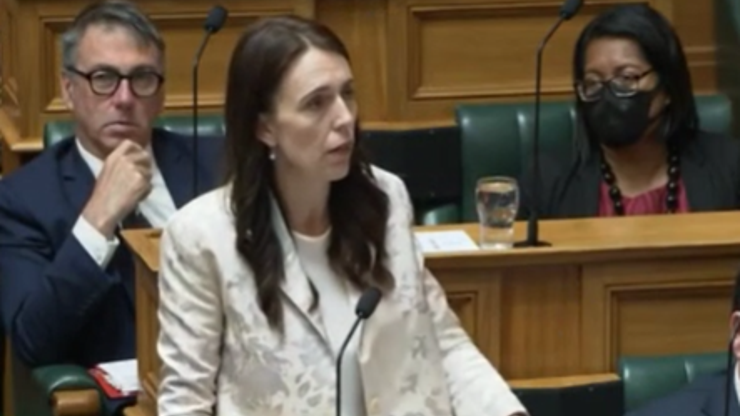 Mikrofonu açık kaldı: Yeni Zelanda Başbakanı Ardernden şaşırtan küfür