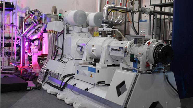 Türkiyenin ilk yerli lokomotif motoru tanıtıldı