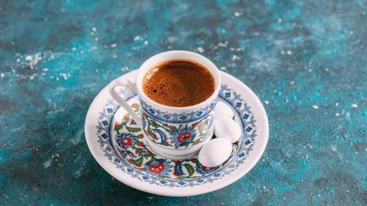 Türk kahvesine bir kaşık eklemeniz yetiyor