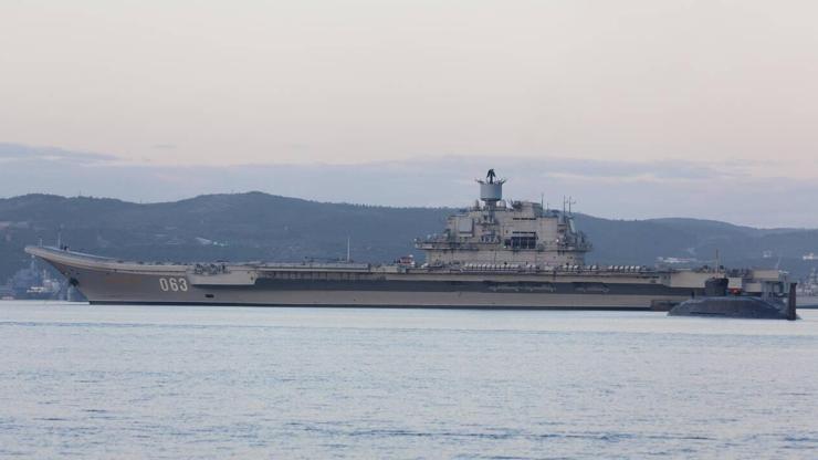 Rus Donanmasına ait uçak gemisinde yangın çıktı