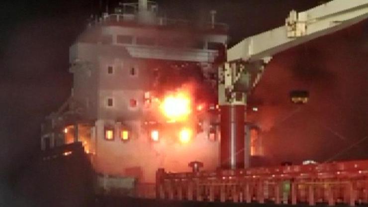 Sinop açıklarında yanan gemi kıyıda: Kayıp kaptan halen aranıyor