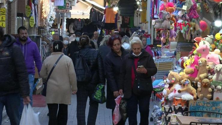 Kemeraltı Çarşısı’nda yılbaşı yoğunluğu