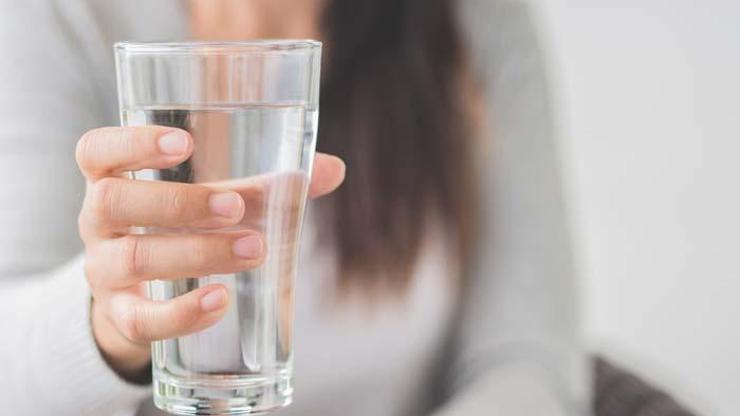 Uzmanından öneri: “Böbrek taşı hastaları günde en az 3 litre su içmeli”