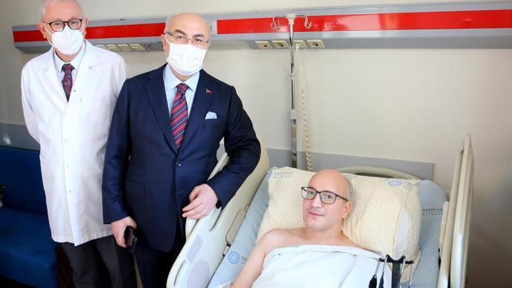 Olaylı derbide yaralanan Göztepe taraftarına Vali Köşger’den ziyaret