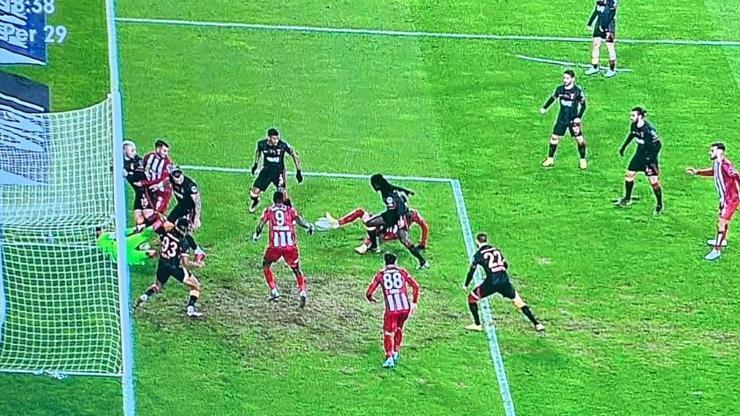 Galatasaray maçında Sivassporun golü neden iptal edildi