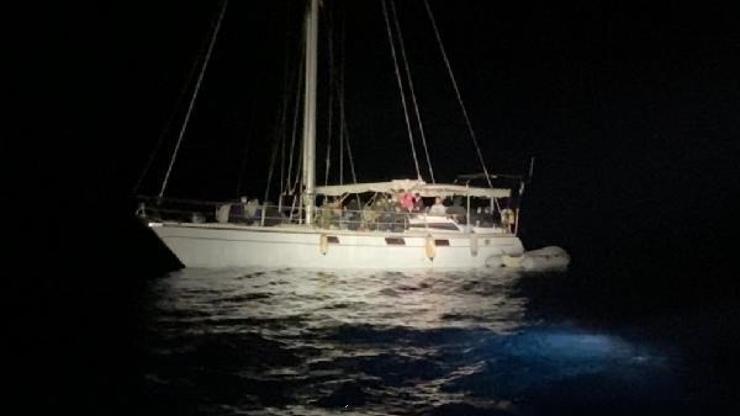 Datça'da 87 kaçak göçmen kurtarıldı Datça'da 87 kaçak göçmen kurtarıldı