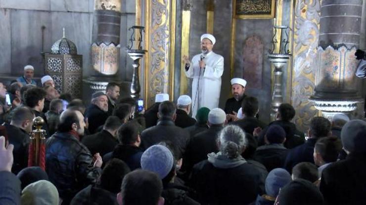 Diyanet İşleri Başkanı Erbaş, Ayasofya Camiinde sabah namazı kıldırdı