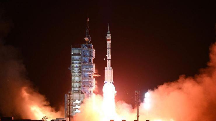 NASA Başkanı Nelsondan Çin uyarısı: Ayı kendi toprağı ilan edebilir