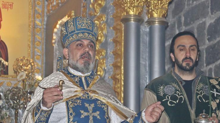 Tarihi Surp Giragos Ermeni Kilisesinde Noel ayini
