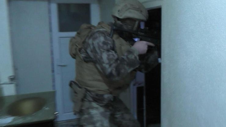 Bursa merkezli 5 ilde uyuşturucu operasyonu: 33 gözaltı Bursa merkezli 5 ilde uyuşturucu operasyonu: 33 gözaltı