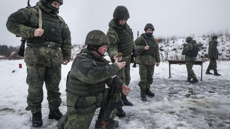 Rusyada zorunlu askerlikte yeni çalışma: Yaş sınırı değişecek mi