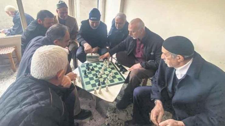 Bu köyde satranç kültürel bir miras 30 yıldır satranç oyunuyorum