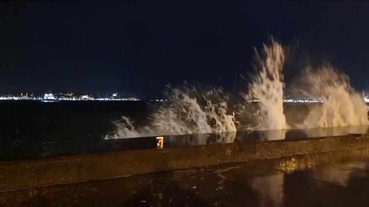 SON DAKİKA: İstanbulda deniz ulaşımına lodos engeli