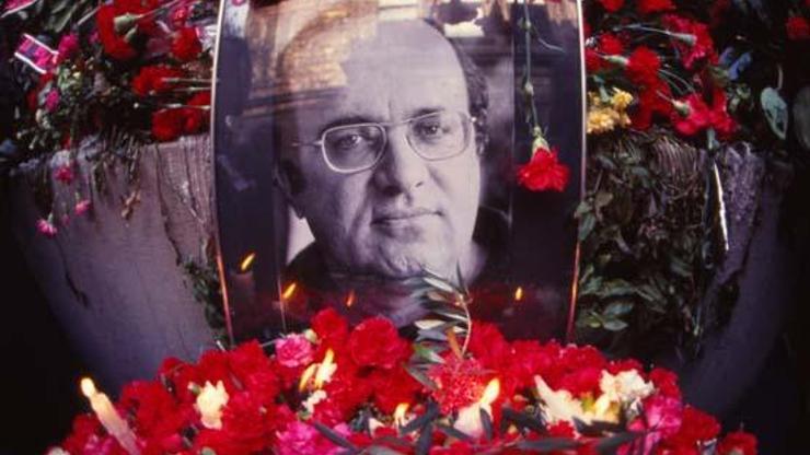 30 yıl geçti 24 Ocak 1993de Uğur Mumcu evinin önünde katledildi
