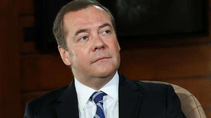 Rusyanın cephanesi bitiyor iddiasına Medvedevden yanıt: Her türlü silah var