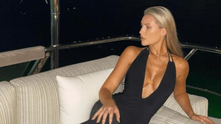 Chloe Loughnan’dan Boğazda havuz pozu