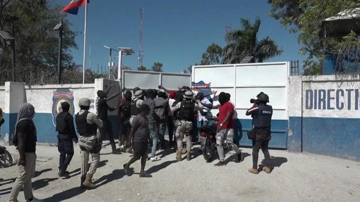 Haitide polis, Başbakana saldırdı