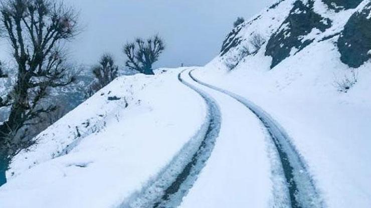 Batmanda 51 yerleşim yerinin yolu kapandı