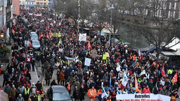 Fransada emeklilik reformuna karşı protestolara rekor katılım