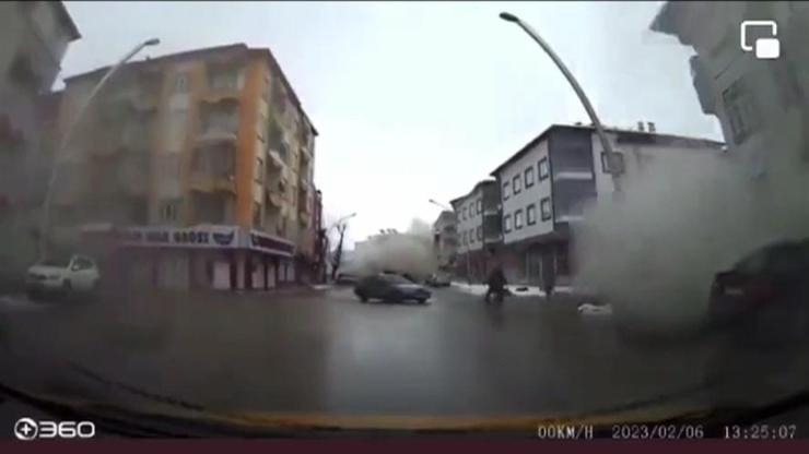 Deprem anı araç kamerasında Yer: Kahramanmaraş- Elbistan Dehşete düşürün görüntüler