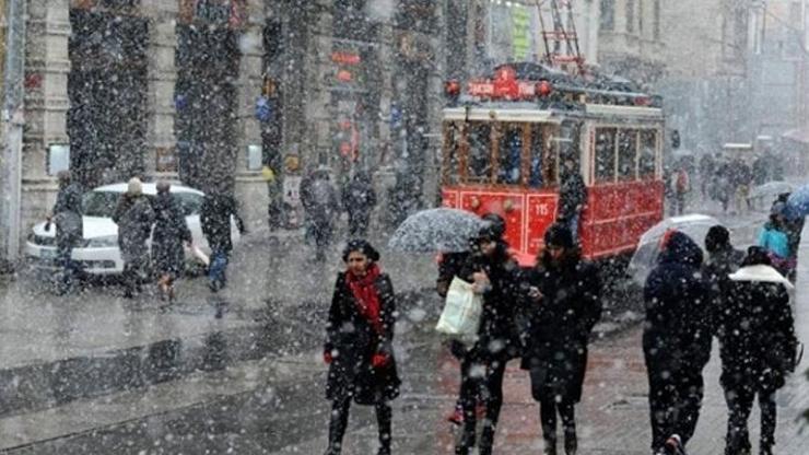 Vali Yerlikaya duyurdu: İstanbulda kamu personeline kar izni