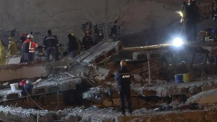 Diyarbakırdaki 6 enkazda çalışma aralıksız sürüyor