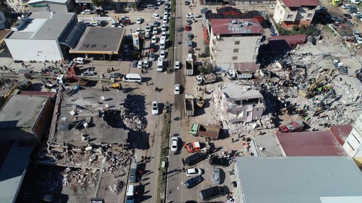 Hatay Kırıkhana gönderilen yardım malzemeleri vatandaşlara dağıtılıyor