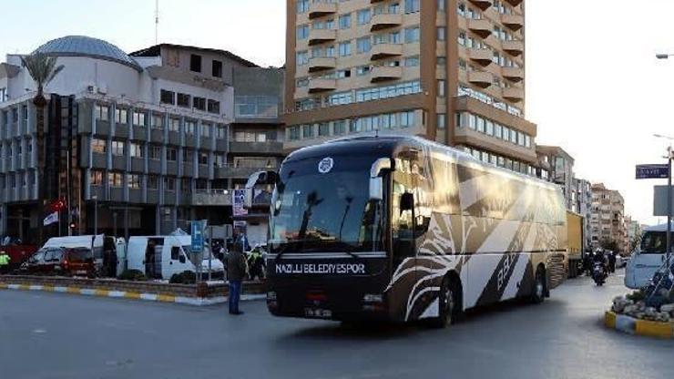 Nazilli Belediyespordan depremzedeler için saygı duruşu