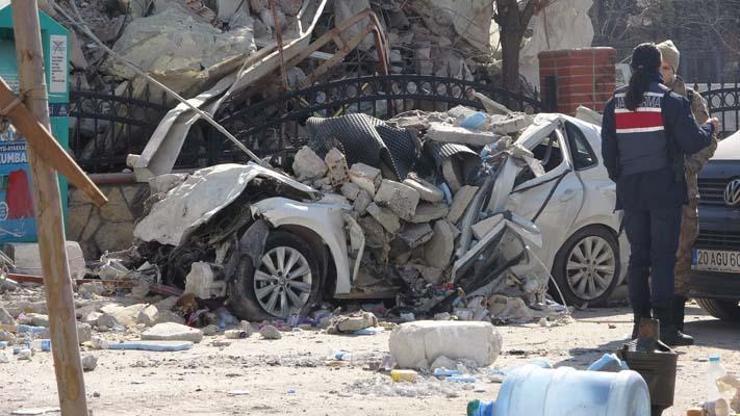 Depremde binlerce araç hasar aldı