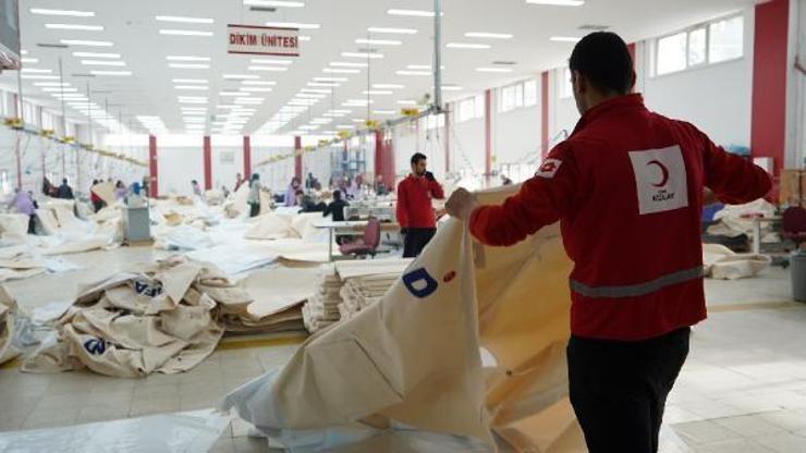 Kızılay, deprem bölgesine çadır üretimini sürdürüyor