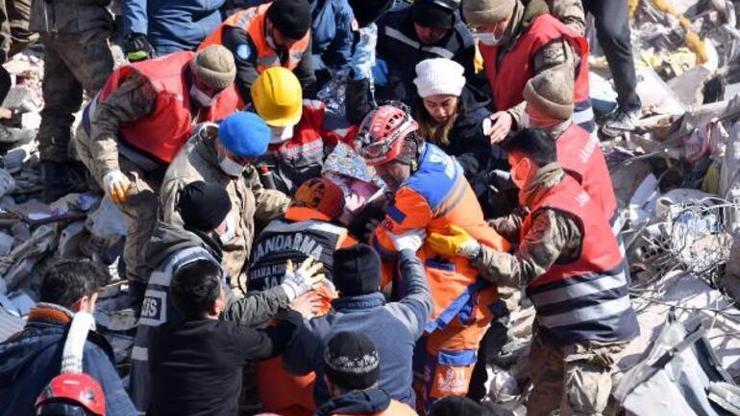 Öğretmen Emine Akgül kimdir? Emine Akgül depremin 201. saatinde kurtuldu!