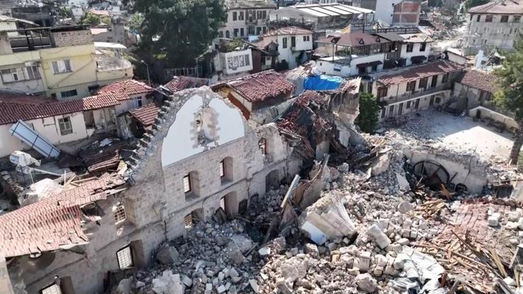 Antakya’da ibadethaneler de zarar gördü