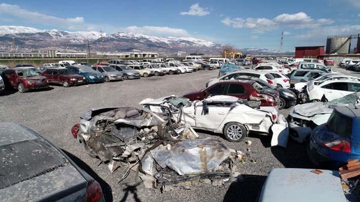 Kahramanmaraşta depremde binlerce araç da hasar gördü