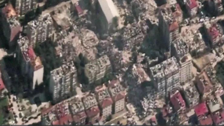 Depremin neden olduğu yıkımı gözler önüne serdi Japon bilim adamı fay hattının uydu görüntülerini paylaştı